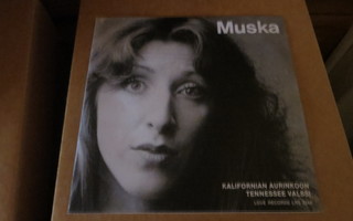 muska single: kalifornian aurinkoon/ tennessee valssi love