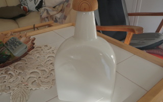 Arabia vanha valkoinen pullo,puukorkki.1985-87 valmistusv.