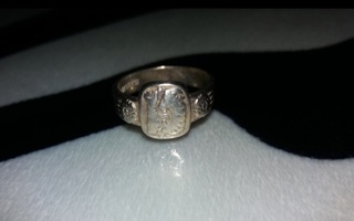 Suomileijona hopea sormus AT 813H 60 -luvulta  Koko noin: 17