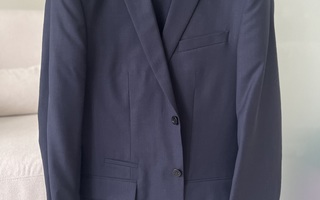 Filippa K Men’s Navy Suit - Worn Once, €800+ Original Price