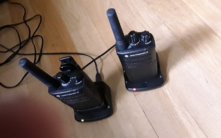 Motorola XT 420 VHF radiopuhelimet, 2 kpl