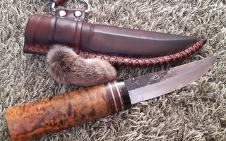 Myydään puukko