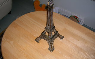 Metallinen Eiffeltorni