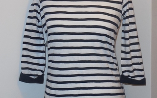 S (36) - Betty Barclay merihenkinen paita
