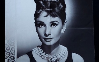 Audrey Hepburn - Juliste