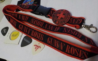 GUNS N ROSES AVAINNAUHA + 4KPL PLEKTROJA