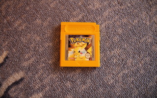 GB : Pokemon Yellow [aito, tallennus toimii]