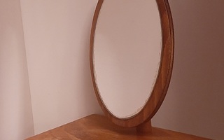 Vintage pieni puinen lipas ovaalilla peilillä