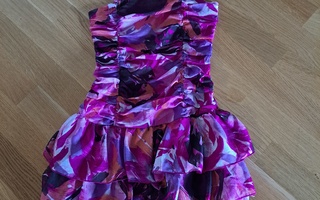 150cm värikäs mekko