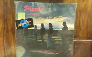 PICNIC BAND - TUULINEN YÖ M-/EX+ LP