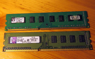 2 kpl 2 GB DDR3 Kingston muisteja