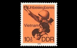 DDR 2463 ** Voittamaton Vietnam (1979)