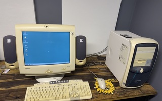 Compaq Presario 5WV235 + MV740 CRT