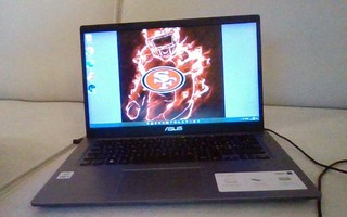 Myydään ASUS vivobook 14 14 kannettava tietokone Win 11