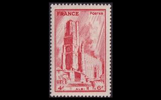 Ranska 636 ** Katedraali 4 + 6 Fr (1944)