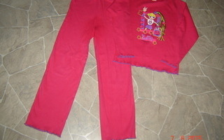 ¤ Tumma aniliininpunainen Betty Spaghetti-pyjama, 122/128 cm