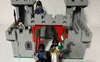 Lego 6073 Knight's Castle + ohjekirja