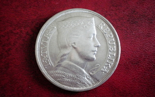 Latvia 5 lati v. 1929 Hopeakolikko