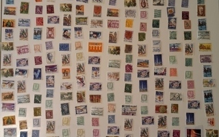Suomalaisia postimerkkejä n. 240 kpl
