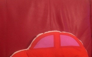 Marimekko Bo Boo kankaasta punainen henkilöauto