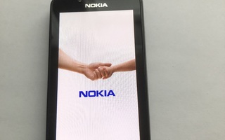 Puhelin Nokia 700