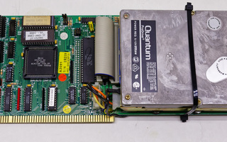 Commodore Amiga A2091 SCSI-kovalevyohjain + lisämuisti