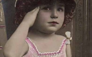 LAPSI / Lapsi vaaleanpunaisessa mekkosessa. 1900-l.