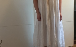 Mudo valkoinen mekko koko L