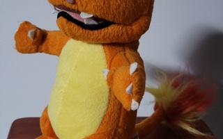 Vanha Charmander pehmolelu -99