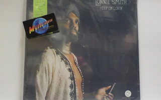 LONNIE SMITH - KEEP ON LOVIN - UUSI SS  LP