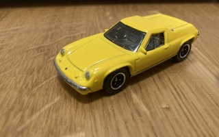 Lotus Europa 1/64 Matchbox pikkuauto