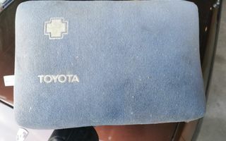 Toyota ensiapulaukku noin 80-luku