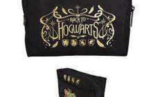 HARRY POTTER COLOURFUL CREST MULTI POCKET CASE	(14 719)	n.22