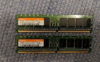 2x Hynix 256 MB 1Rx8 PC2-3200U-333-10 RAM moduulia
