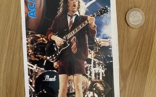 AC/DC postikortit ja juliste