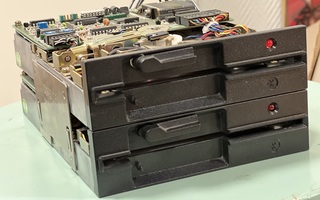 Tupla lerppuasema 5.25” IBM YD580 DD