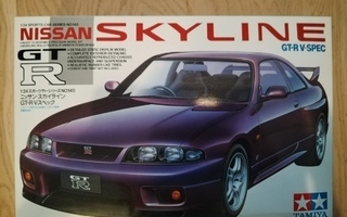 Tamiya Nissan Skyline GT-R 33 1:24 rakennussarja