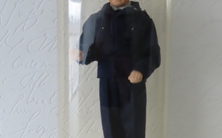 Poliisi-nukke (Turun Martta-Nukketeollisuus)