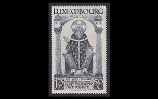 Luxemburg 312 ** Pyhä Willibrord 1.75 F + 50 C (1938)