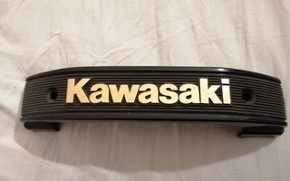 Kawasaki KZ 550 - 1100 ´82 - ´84 etupään Kawasaki teksti