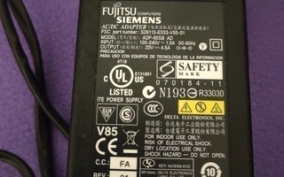Fujitsu kannettavan laturi malli ADP-90SB