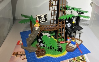 Lego Pirates Forbidden island 6270