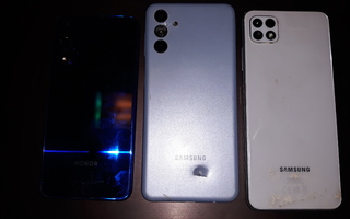 2 x Samsung Ja Honor.