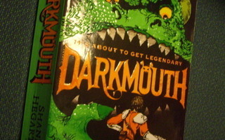 Shane Hegarty: DARKMOUTH `1 (2015) Sis.postikulut