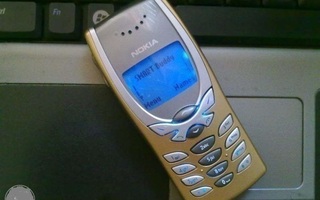 Kullanvärinen Nokia 8250 ( 8210 )  GOLD  **SUPER ALE!**
