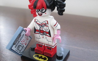 LEGO minifigure -BATMAN Movie Series - Nurse Harley Quinn