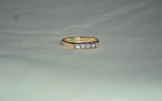Kultainen timantti sormus 14k