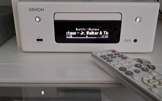 Denon Ceol RCD-N10 + Definitive Technology Demand D7 kaiutti