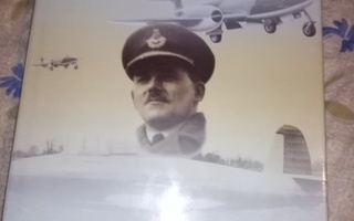 BATCHELOR  : COMPLETE ENCYCLOPEDIA OF FLIGHT 1939-1945