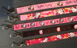 Mustapohjainen Hello Kitty -avainkaulanauha